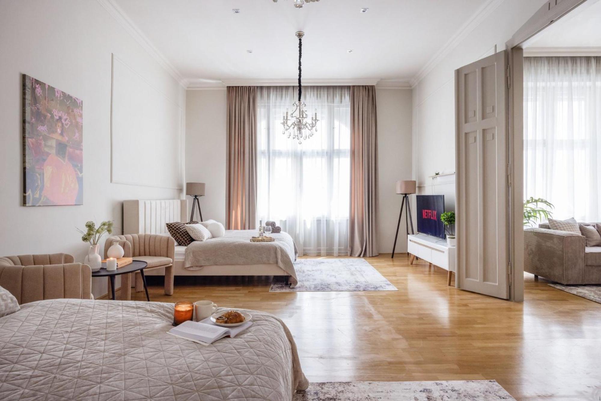 Timeless Elegant Apartment By Opera House Будапеща Екстериор снимка