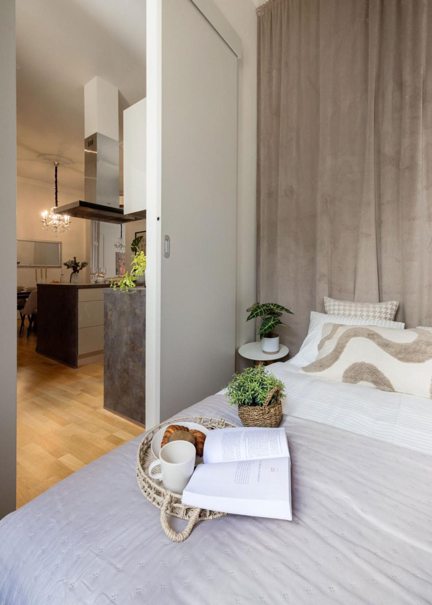 Timeless Elegant Apartment By Opera House Будапеща Екстериор снимка