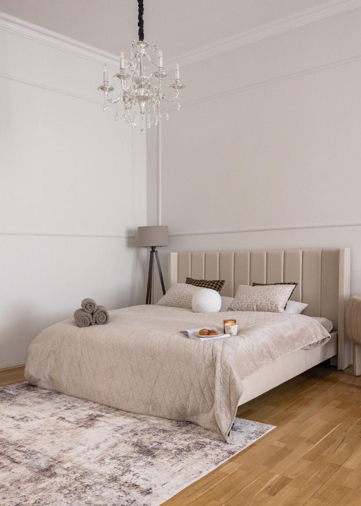 Timeless Elegant Apartment By Opera House Будапеща Екстериор снимка