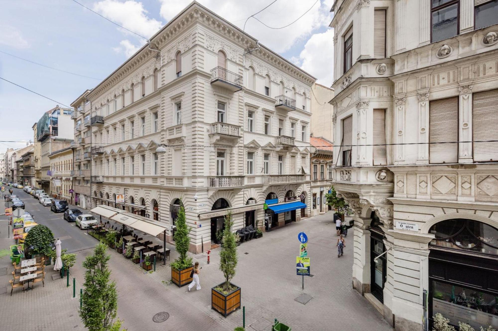 Timeless Elegant Apartment By Opera House Будапеща Екстериор снимка